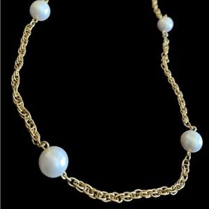 Vintage Gold Tone Chain Faux Pearl Necklace Woman’s Fashion Costume Jewelry